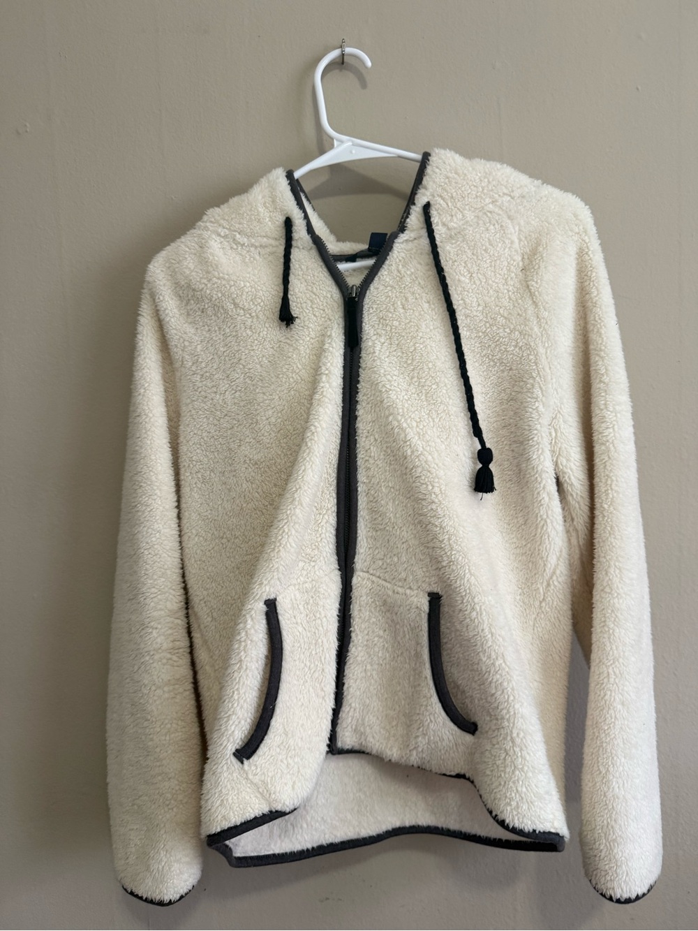 American Eagle Outfitters Cream Sherpa Jacket with Dark Trim